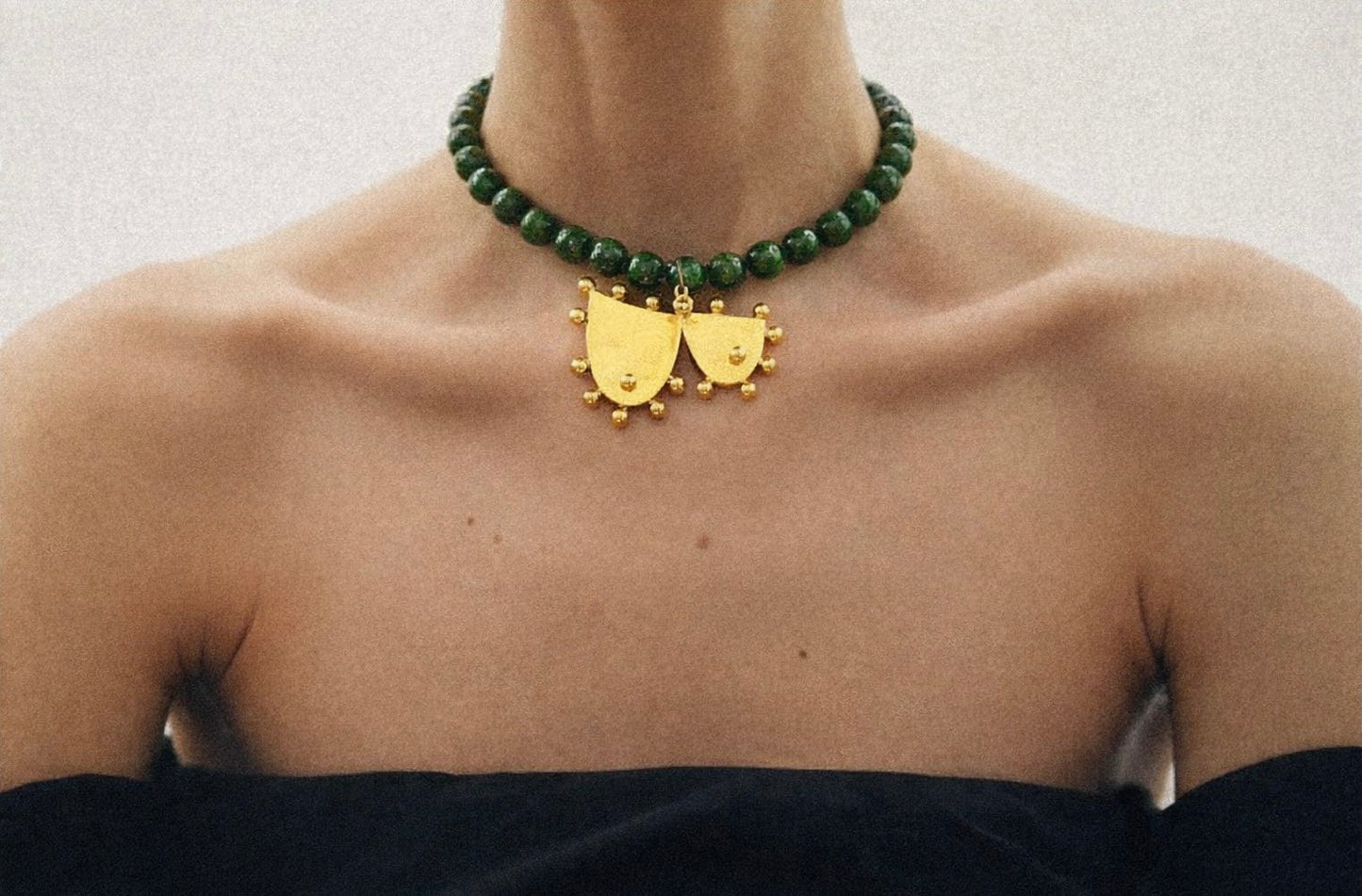 MOTHER CHARM GREEN STONE NECKLACE