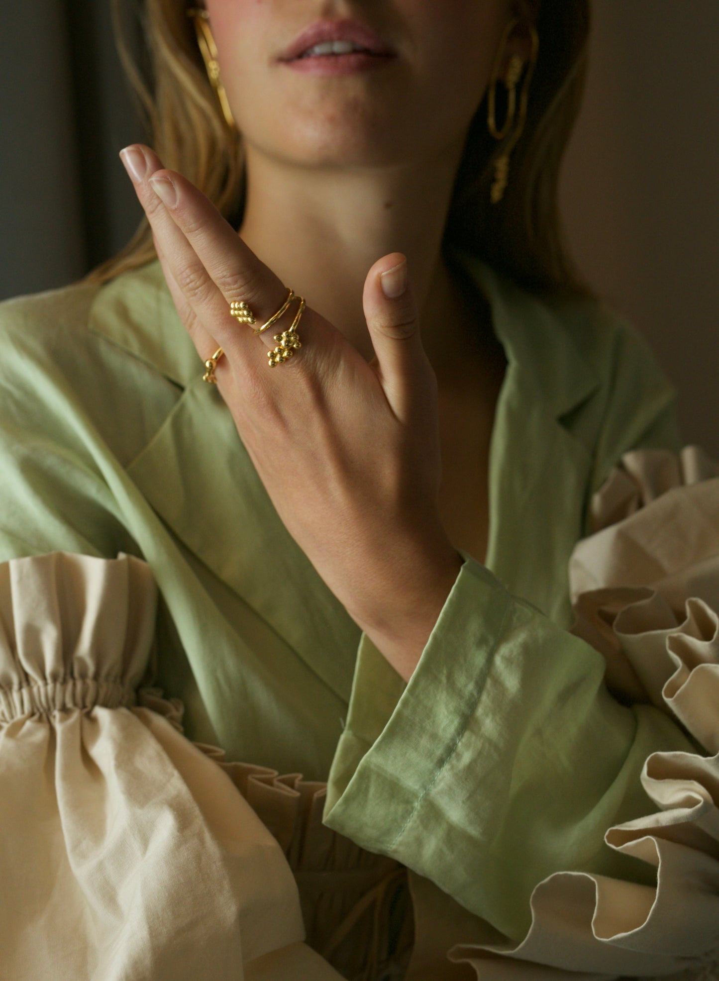 خاتم مغلف بالكافيار