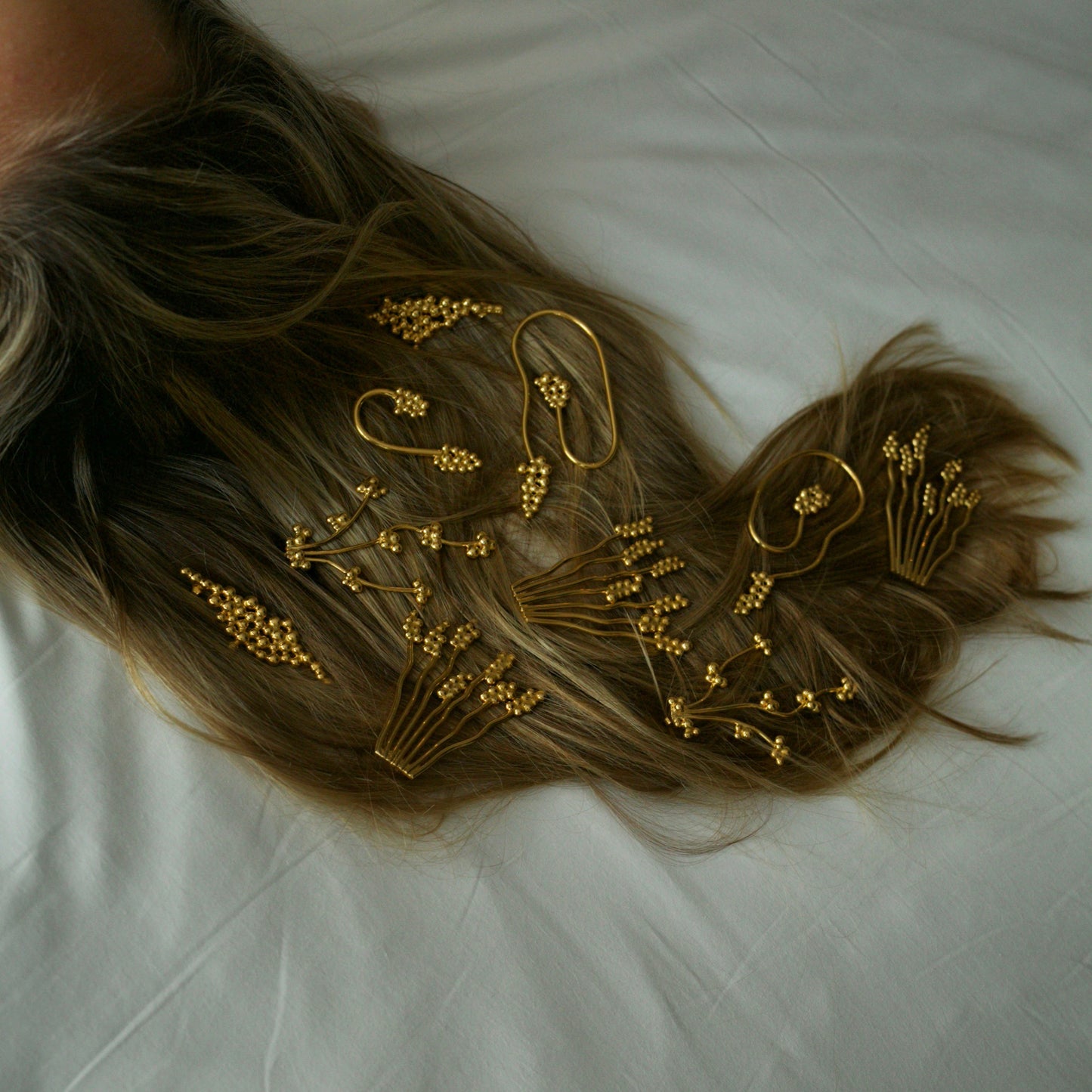 AMOR CÅVIAR EARRINGS