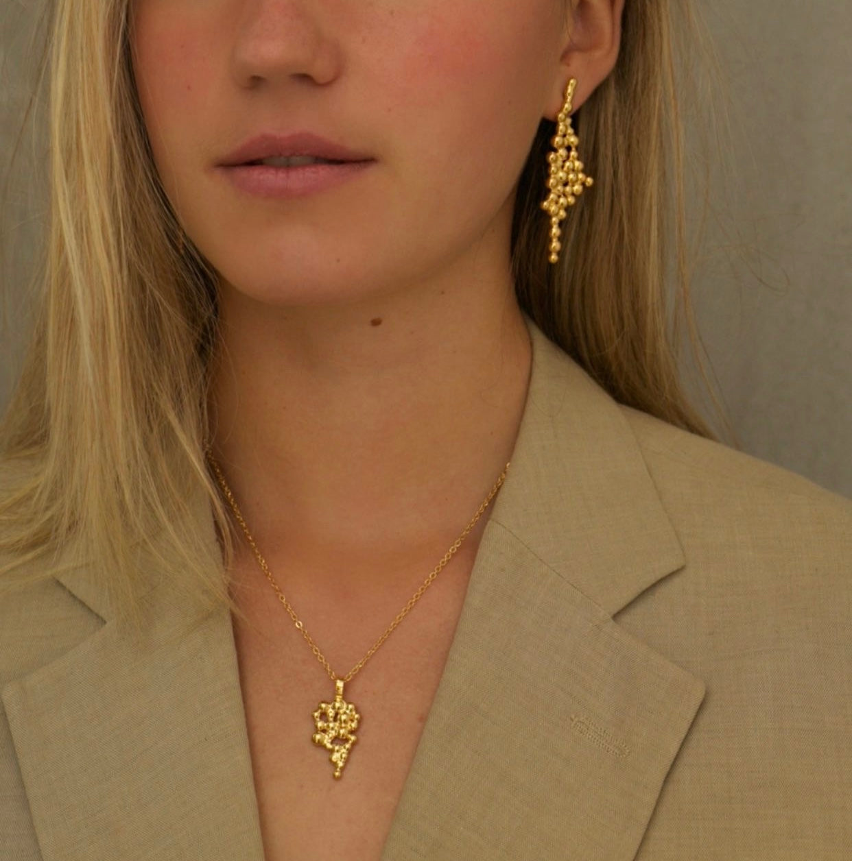 CÅVIAR BUBBLE EARRINGS