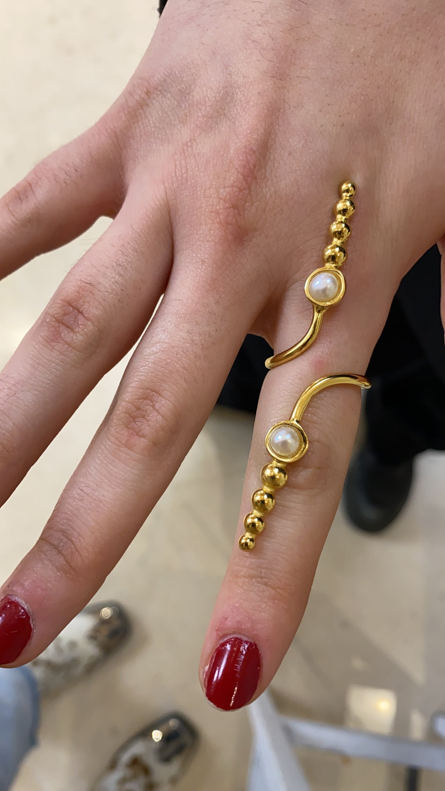 SG SPIRAL PEARL RING