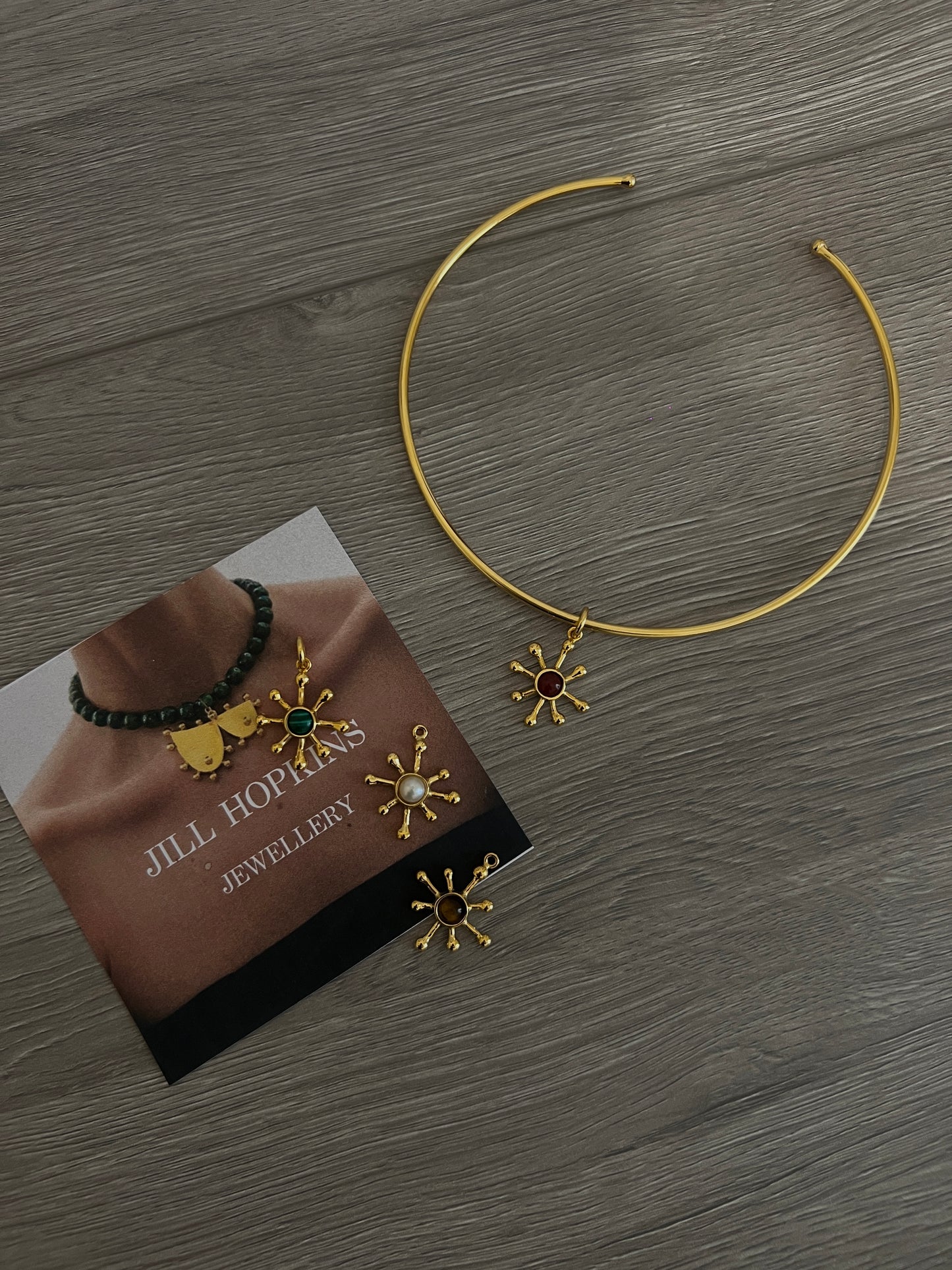 SUN CHARM CHOKER