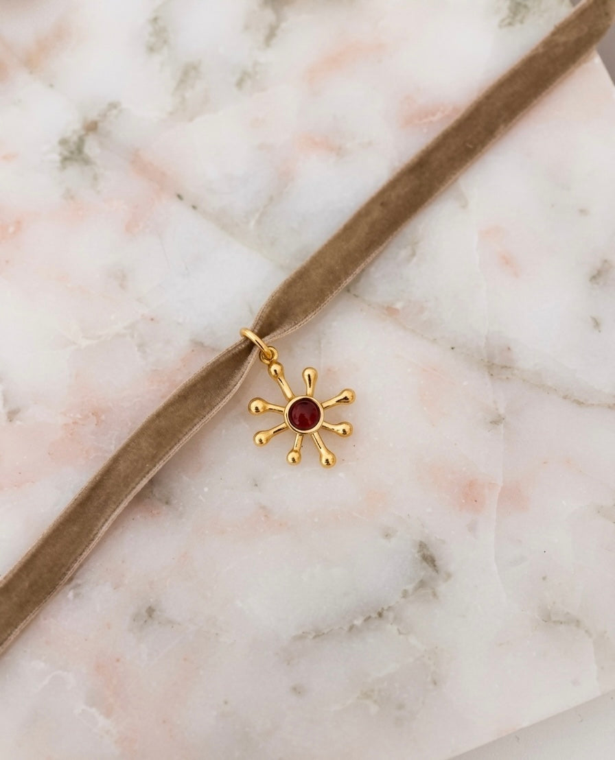 SUN CHARM CHOKER